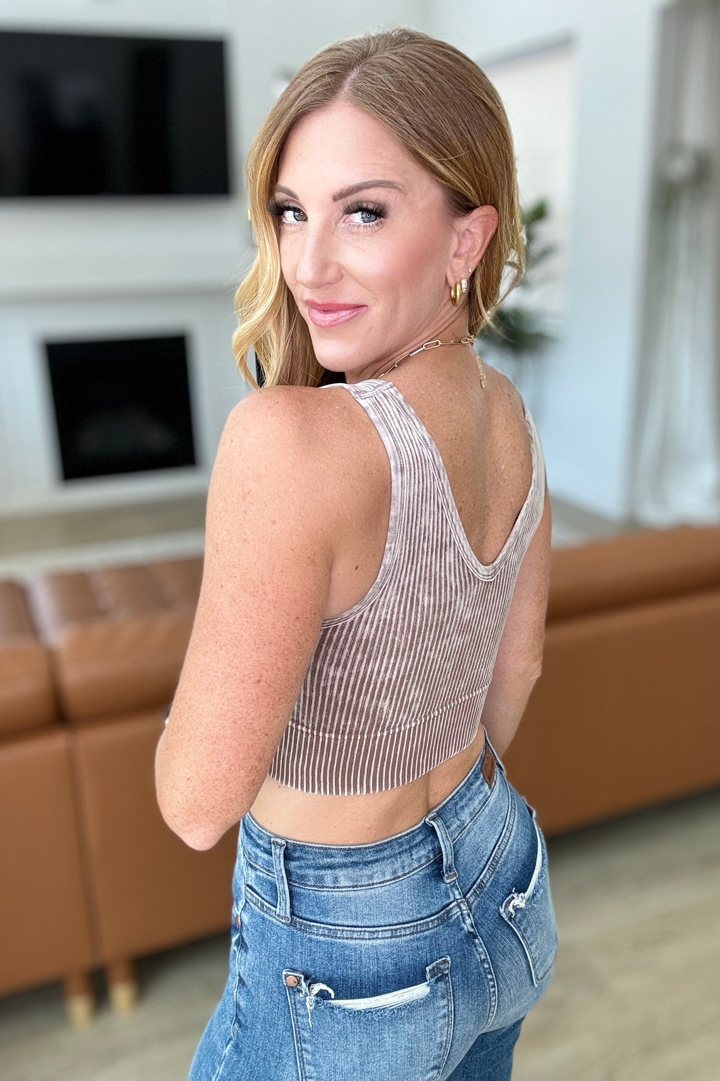 When and Where Reversible Ribbed Cropped Tank in Mocha